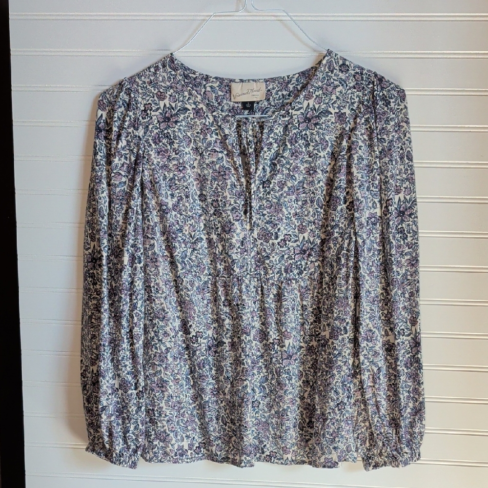Universal Thread Women's Blue & Purple Floral peasant blouse, Sz. L